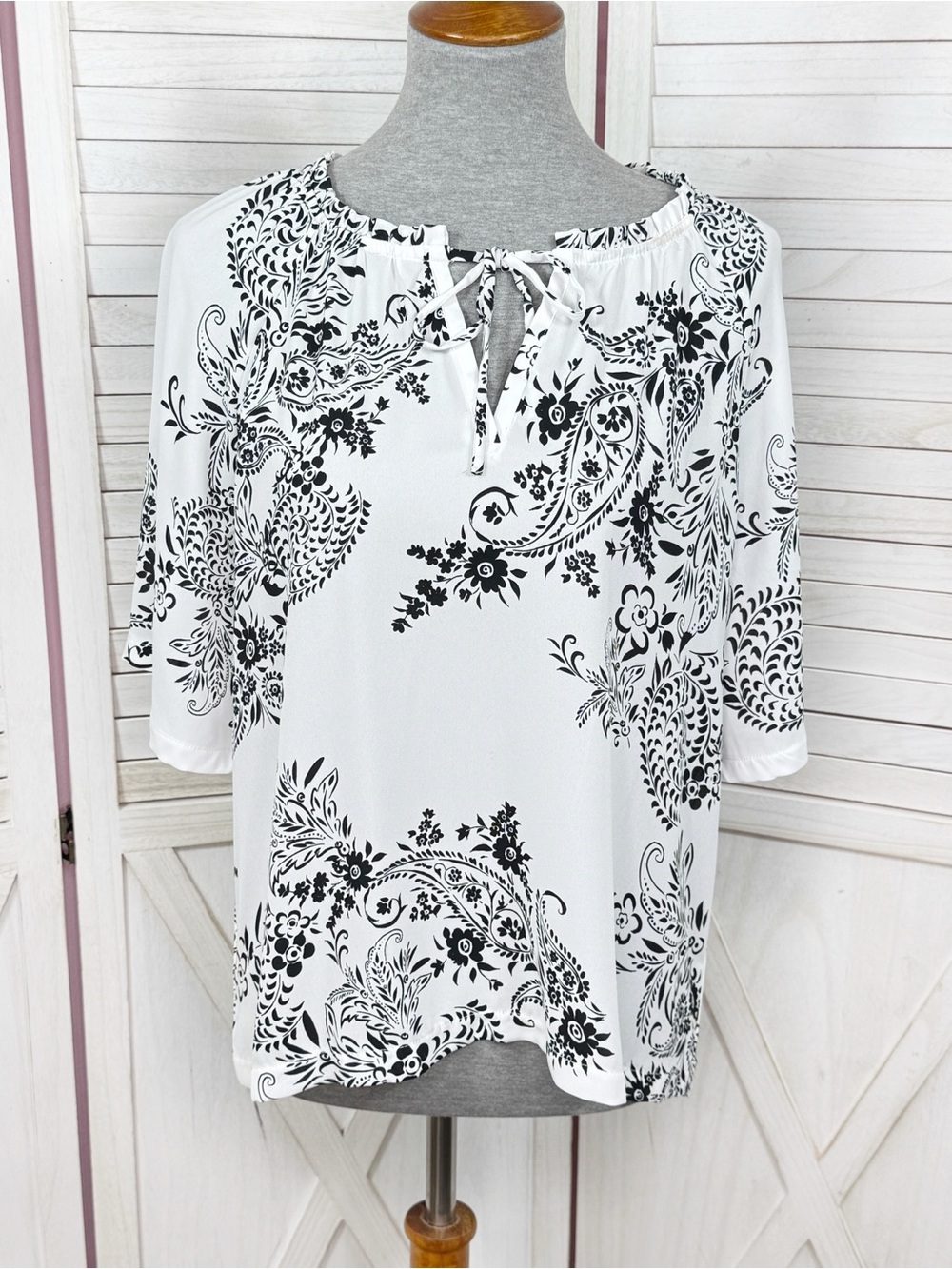 Loft Floral Paisley‎ Flare Sleeve Peasant Blouse White Black Medium Boho Casual